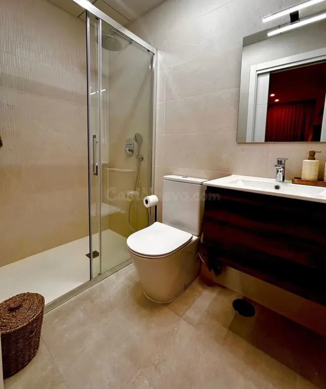 ALQUILER DE APARTAMENTO DE OBRA NUEVA EN EL CENTRO DE ALICAN - foto 4