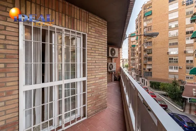 MAGNIFICA VIVIENDA EN LAS FLORES - CAMINO DE RONDA — 25