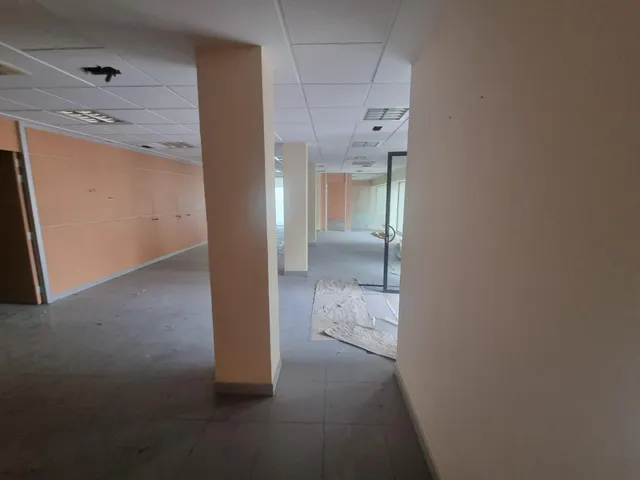 **SE ALQUILA ESTUPENDO LOCAL EN PLAZA DE VICTORIA - LOJA** — 10