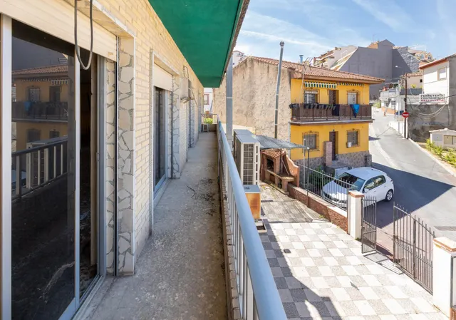 Gran oportunidad, edificio a la venta en barrio de Monachil. — 23
