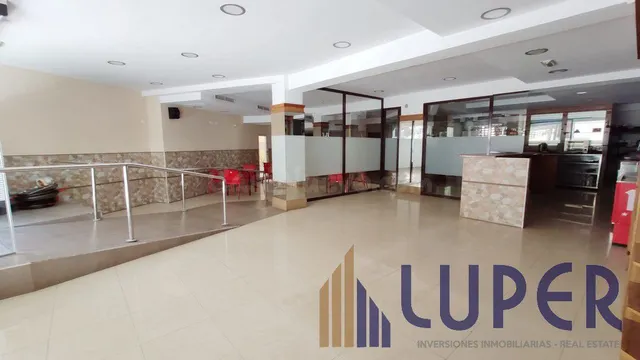 Se vende local de más de 240 metros en zona centrica de San 