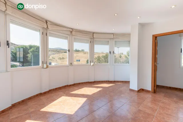 FANTÁSTICO TRÍPLEX EN CÁJAR: UNA VIVIENDA LLEVA DE AMPLITUD Y LUMINOSIDAD — 21