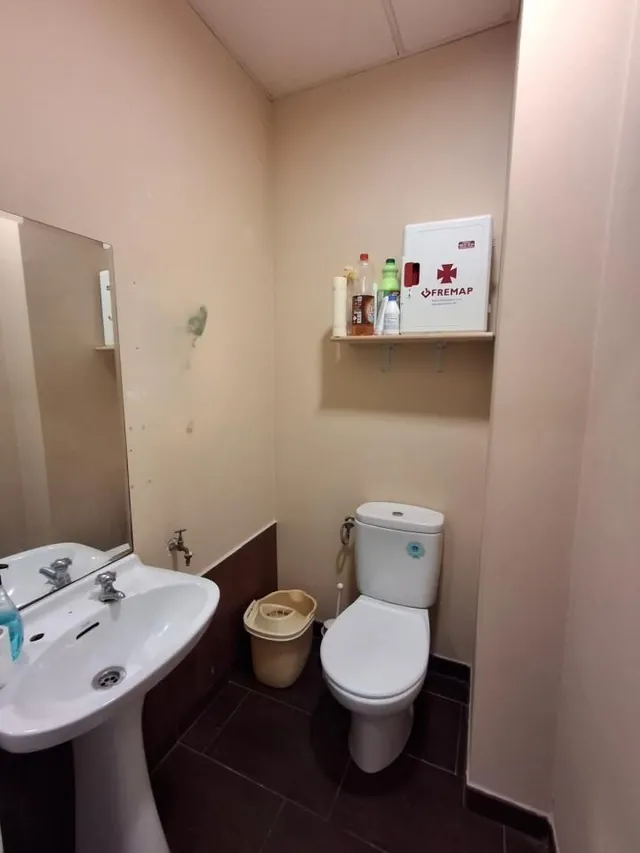 Local comercial ideal en la Galería Cambre  | Espacio versátil y céntrico para tu negocio — 19