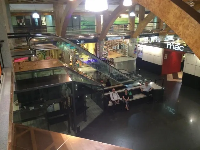Local en el centro comercial Bulevar Plaza (FNAC) — 3