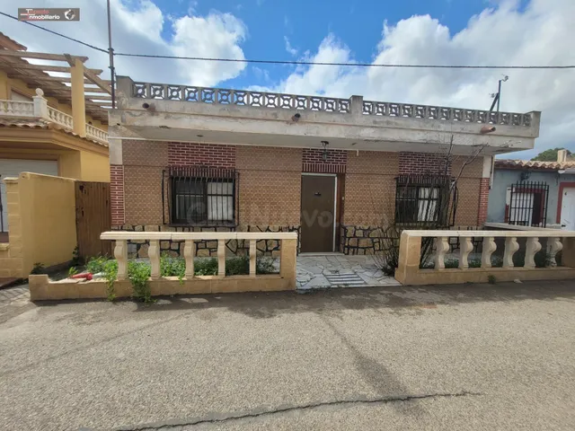 CASA CON PARCELA, LOS LOBOS