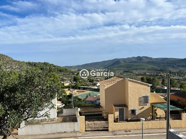Parcela urbanizable a la venta en Alcalali. — 5