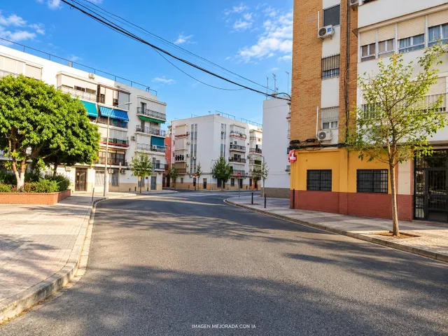 Tu vivienda en Triana: bajo de esquina reformado, 3 dormitorios y patio — 17