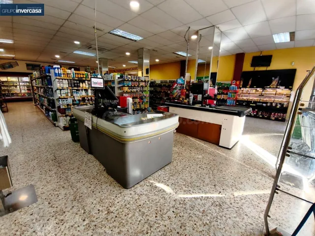 Gran local comercial de 261 m2 situado en zona céntrica de V - foto 5