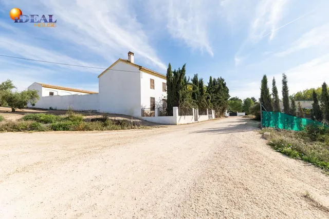 ESPECTACULAR CASA RÚSTICA CON TERRENO — 37