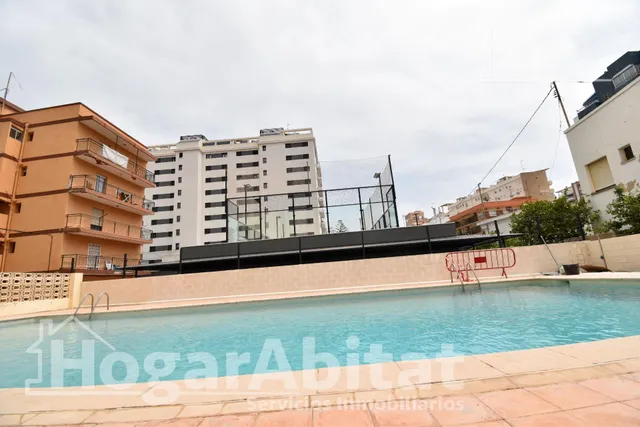 ¡SEGUNDA LÍNEA DE PLAYA! EXTERIOR REFORMADO CON GARAJE, PISCINA Y TERRAZA — 24