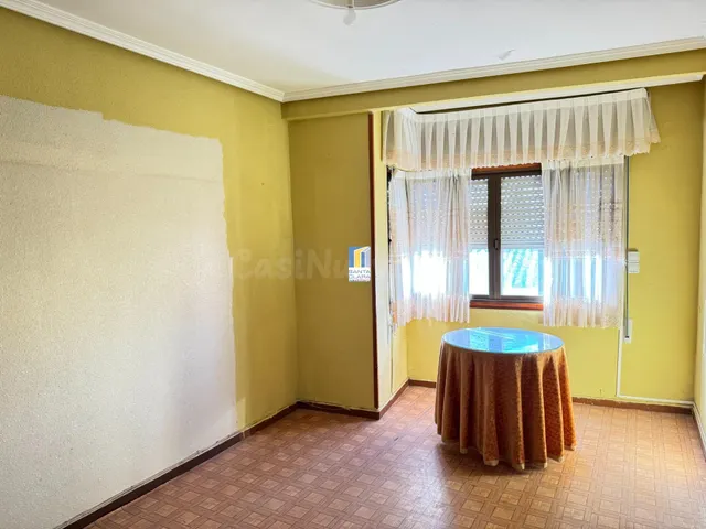 PISO EN VENTA DE 3 DORMITORIOS JUNTO A LA PLAZA MAYOR DE VIL - foto 4