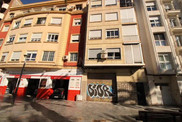 Local comercial 118m² en venta - Calle real - foto 3