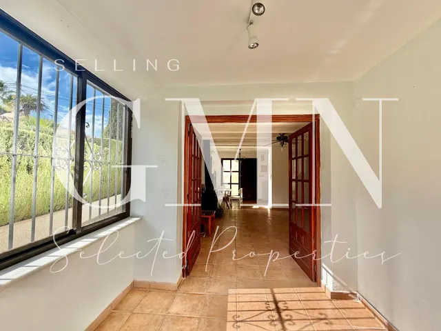 EXCELENTE VILLA EN ESQUINA EN ALBIR | MÁS PRIVACIDAD, LUZ Y GRAN POTENCIAL — 26