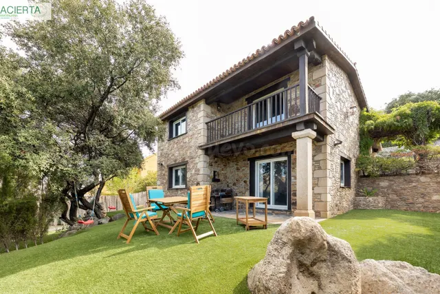 UNA CASA UNICA CON ENCANTO, ESPACIO Y VISTAS EN EL CORAZON D - foto 3