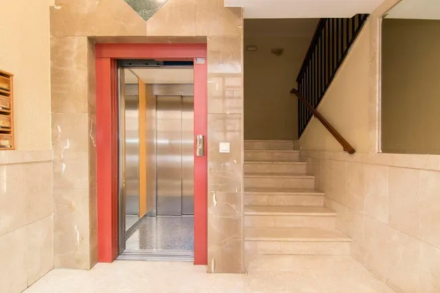 Magnifica vivienda con garaje en vergeles, junto a palacio de deportes — 17