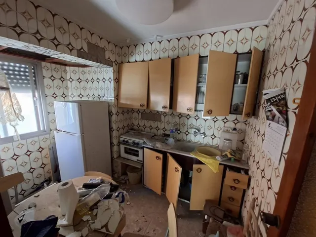 OPORTUNIDAD – CASA ESQUINERA PARA REFORMAR — 13