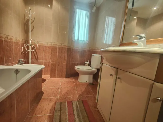 SE VENDE ELEGANTE Y GRAN VIVIENDA FRENTE A PUERTO DEPORTIVO - ALICANTE — 23