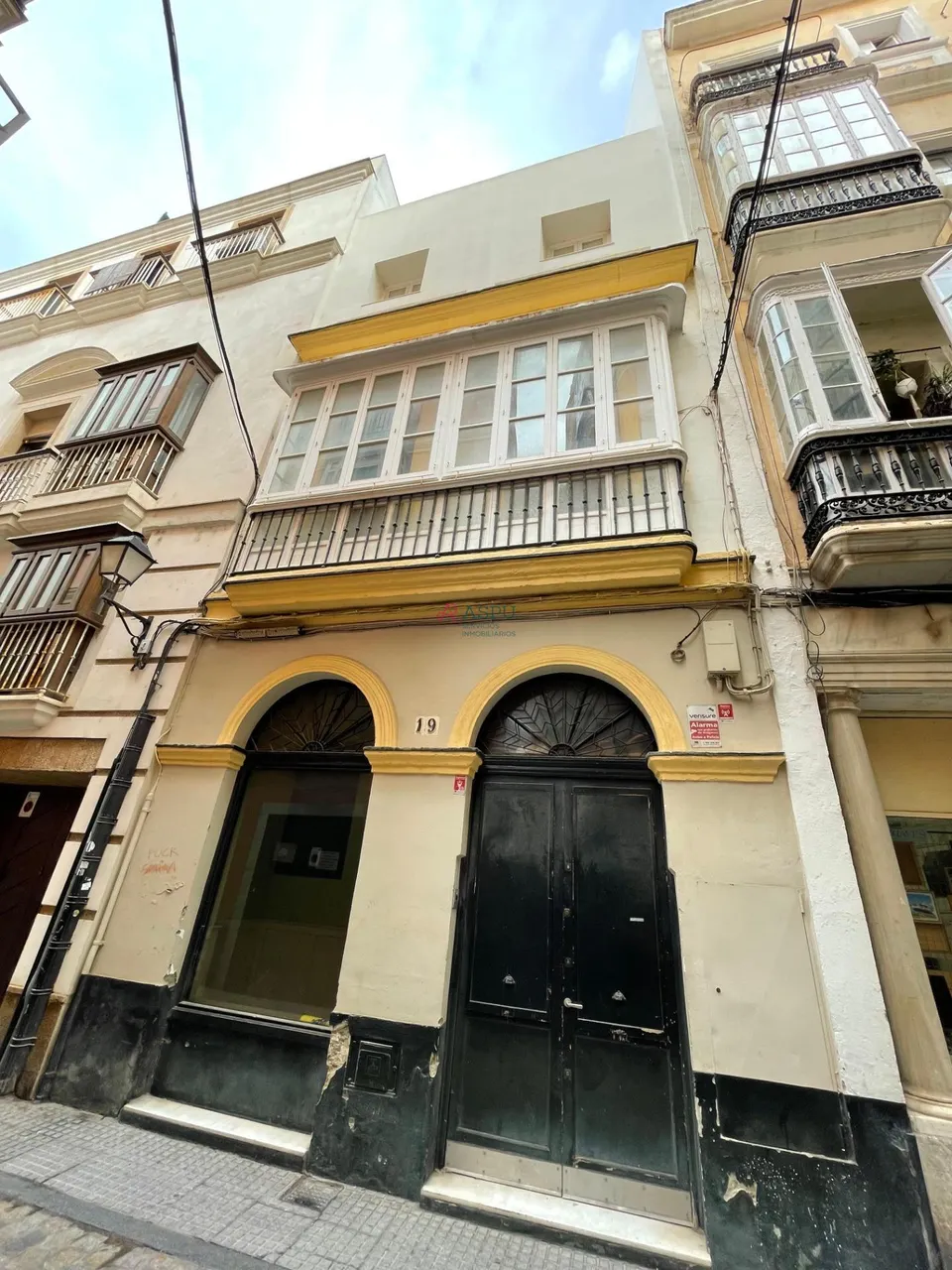 FINCA INDEPENDIENTE JUNTO AL AYUNTAMIENTO