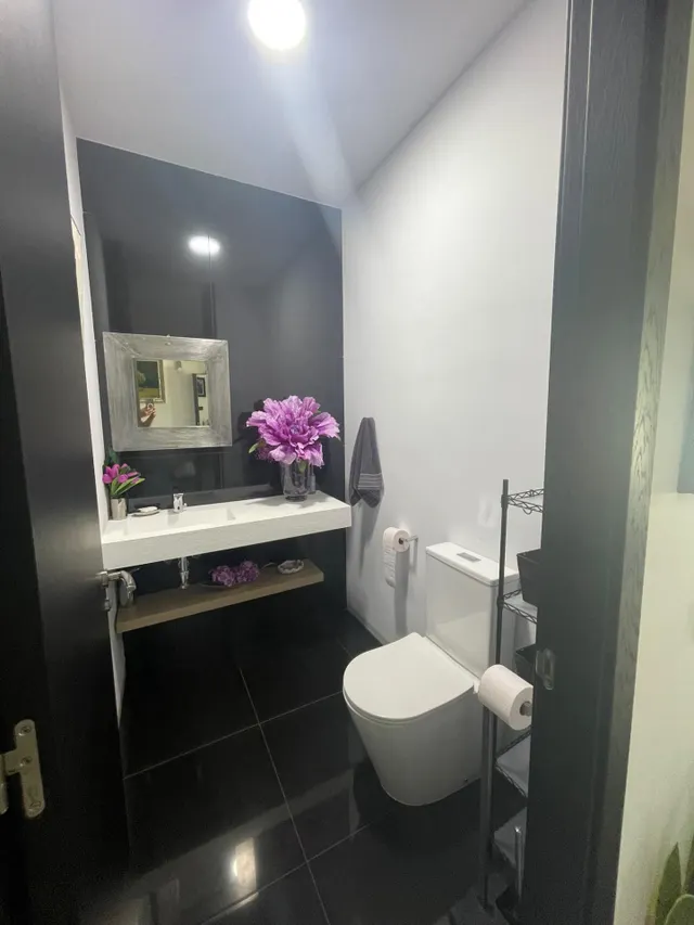Exclusivo chalet con piscina, amplios jardines y excelentes prestaciones — 9