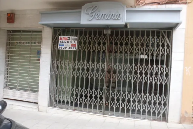 Local comercial en alquiler en C/ Pintor Segrelles - Ontinye