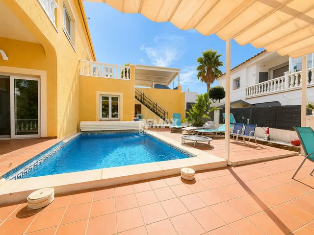 Roses | Casa unifamiliar con piscina privada y vistas panorá