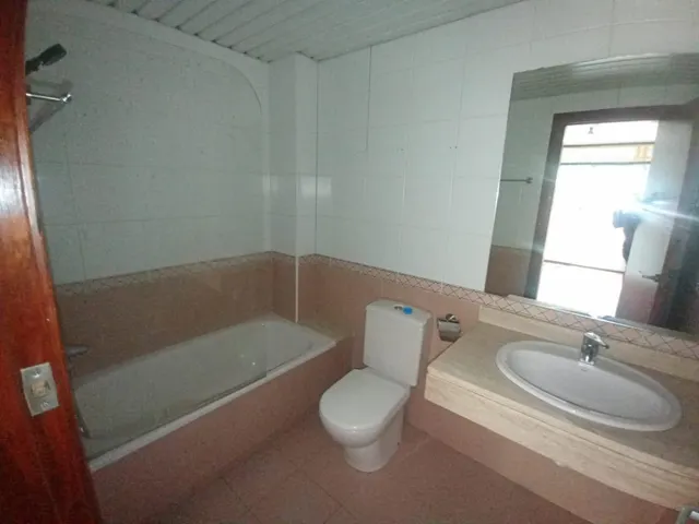 Planta baja de 2 habitaciones con piscina comunitaria para reformar — 22