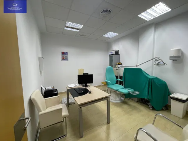 Se alquila local ideal para centro de salud. — 17