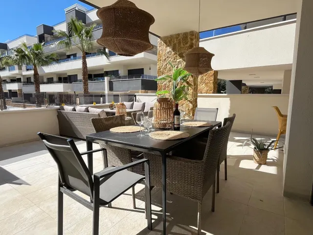 Magnífico apartamento en planta baja con orientación sur, ub