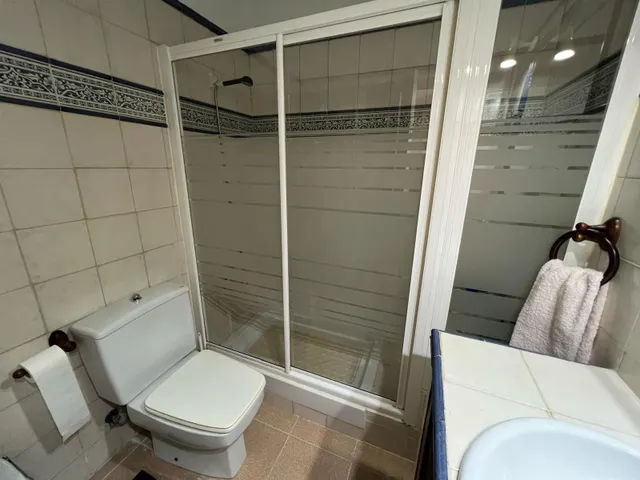 ADOSADO DE 3 habitaciones CON PARKING Y GRAN PISCINA COMUNITARIA CON JARDINES. — 20