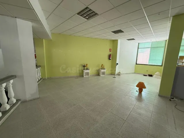Gran Local en Venta en La Laguna - Espacio que Impulsa a tu Negocio — 8