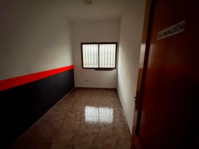 NAVE INDEPENDIENTE DIÁFANA DE 350M2 — 7