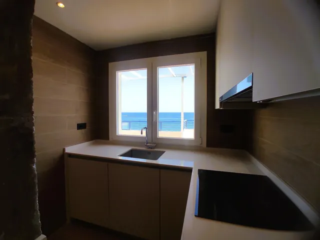 "Apartamento en alquiler de larga temporada frente al mar" — 15