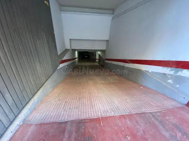 DOS plazas de parking en GARAJE CERVANTES MAS DOS TRASTEROS  - foto 4