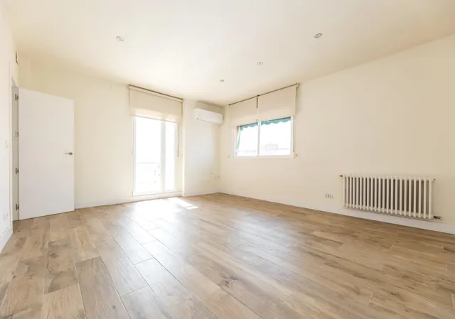 SALE A LA VENTA EXTRAORDINARIO ATICO "REFORMADO" EN GRANADA — 8