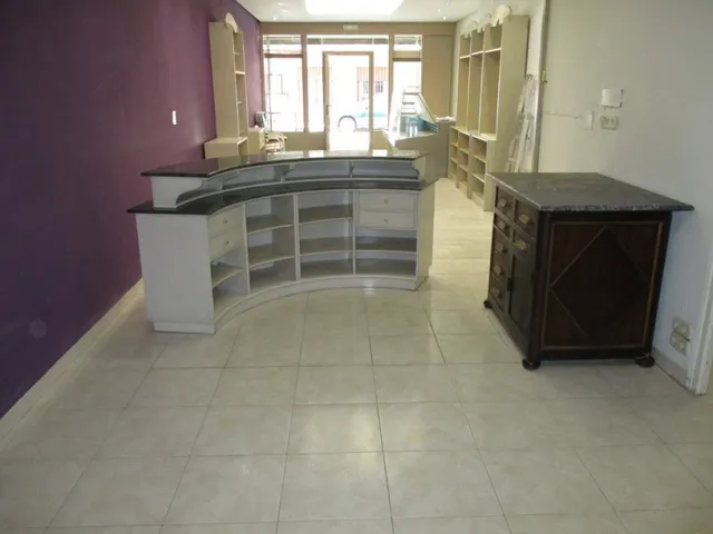 LOCAL COMERCIAL TOTALMENTE ACONDICIONADO — 4
