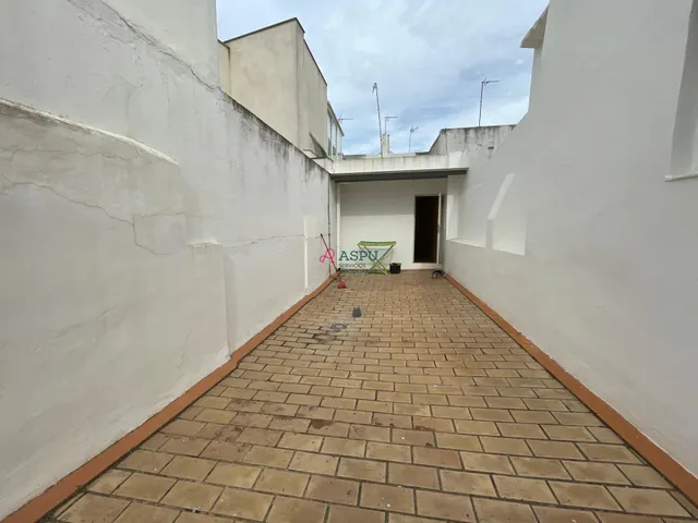 FINCA INDEPENDIENTE JUNTO AL AYUNTAMIENTO — 17