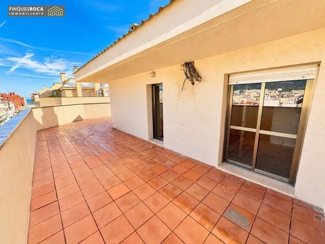 Exclusivo ático esquinero con 121 m2 de terraza y vistas al mar en la ràpita — 33