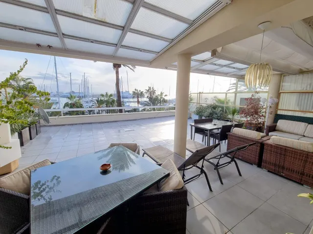 Impresionante Apartamento de Diseño Alquiler Temporada hasta 8 meses Paseo Marítimo primera línea de mar — 26