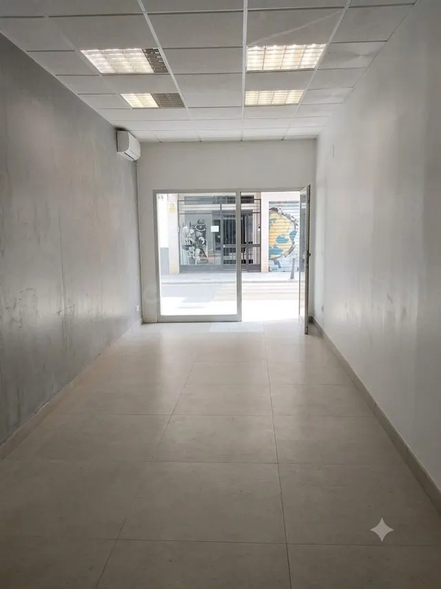 Venta bajo comercial a pasos de Gran Vía Fernando el Católic