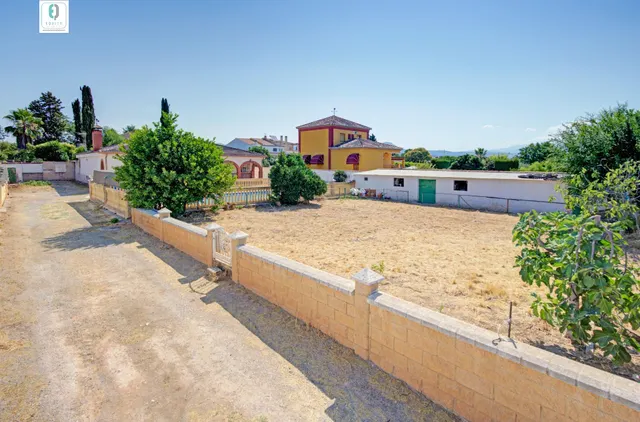 CHALET CON PISCINA EN CORTIJO PRETEL (ALBOLOTE) — 36