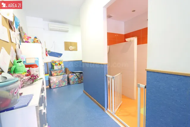 ATENCION INVERSORES! LOCAL COMERCIAL EN VENTA CON RENTAS — 4