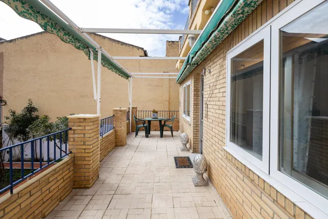 CASA EN PLENO CENTRO DE ARMILLA — 7