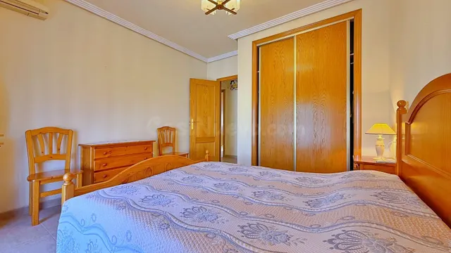 VILLA DE 4 DORMITORIOS 2 BAÑOS EN ORIHUELA COSTA (ROYAL PARK) — 29