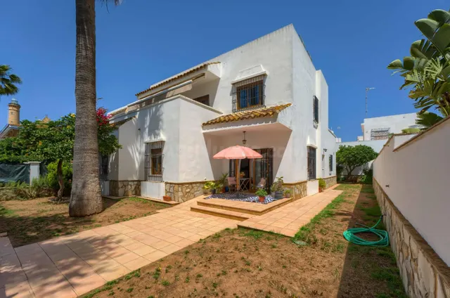 CASA EN AVD. DEL FARO, LA MAS EXCLUSIVA DE CHIPIONA, CALMA J - foto 2