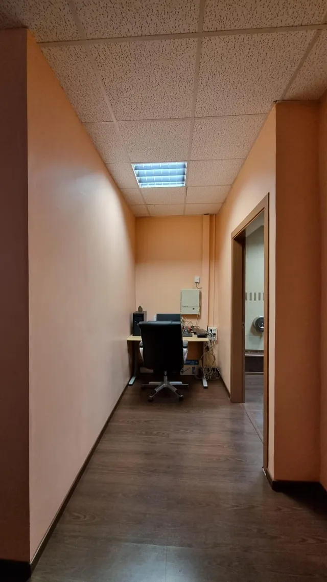 LOCAL COMERCIAL EN VENDA AL CENTRE — 17