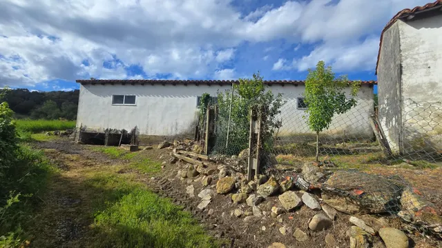 Nave en Camijanes, Herrerias