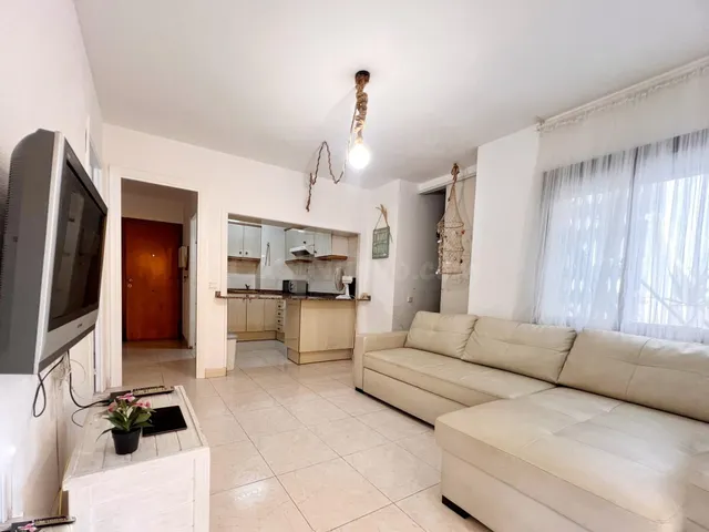 ESTUPENDO PISO EN PRIMERA LINEA DE PLAYA, CON LICENCIA TURIS - foto 5