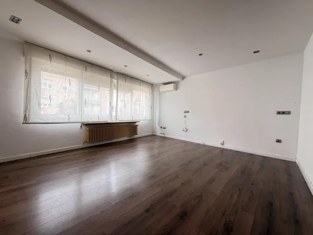 Roses I Piso céntrico con espectacular garaje de 65 m2 y terraza privada con barbacoa — 9