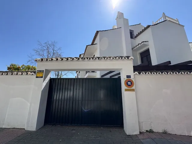 Adosado 7 habitaciones 255m² en venta - Marbella — 7