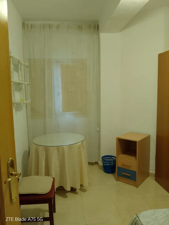 Piso de estudiantes en zona Camino de Ronda — 8